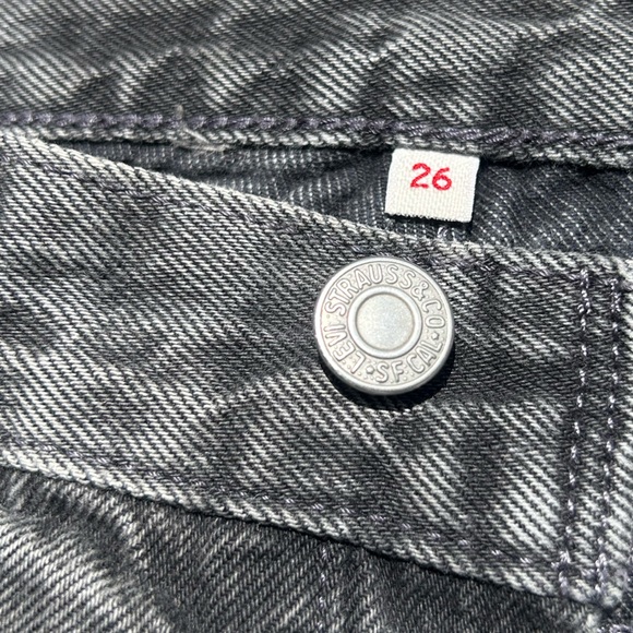 Levi’s 100% cotton Wedgie Fit Ankle Jeans in Distressed Grey, size 26 - Picture 7 of 10